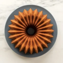 Nordic Ware Brilliance kuivakakkuvuoka 2,4l