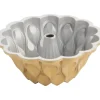 Nordic Ware Crown kuivakakkuvuoka 2,4l